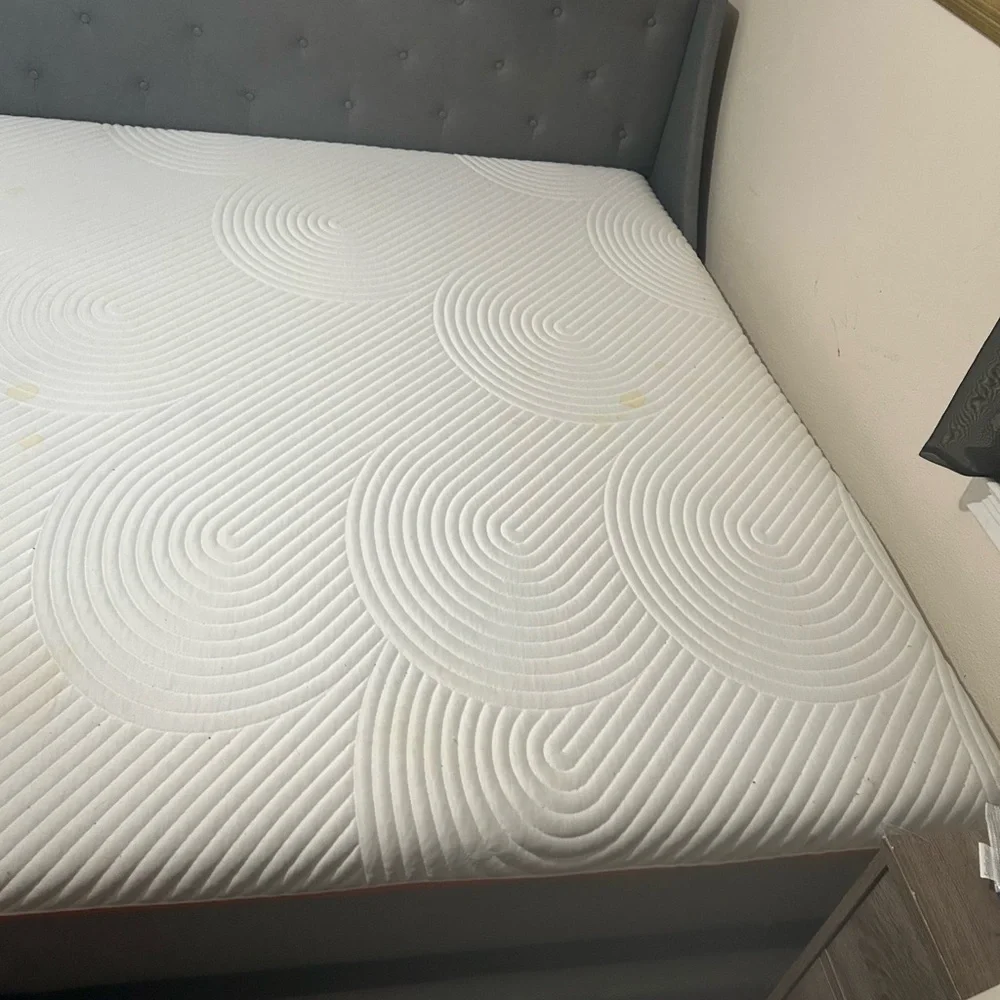 White Mattress Cover for Bedding